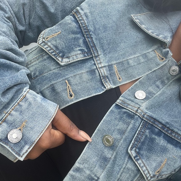 Blue Jean Jacket 🥰 - Picture 6 of 8